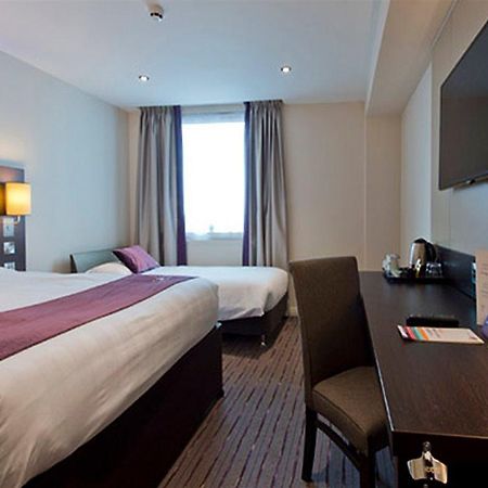 Premier Inn London Bromley Exterior photo