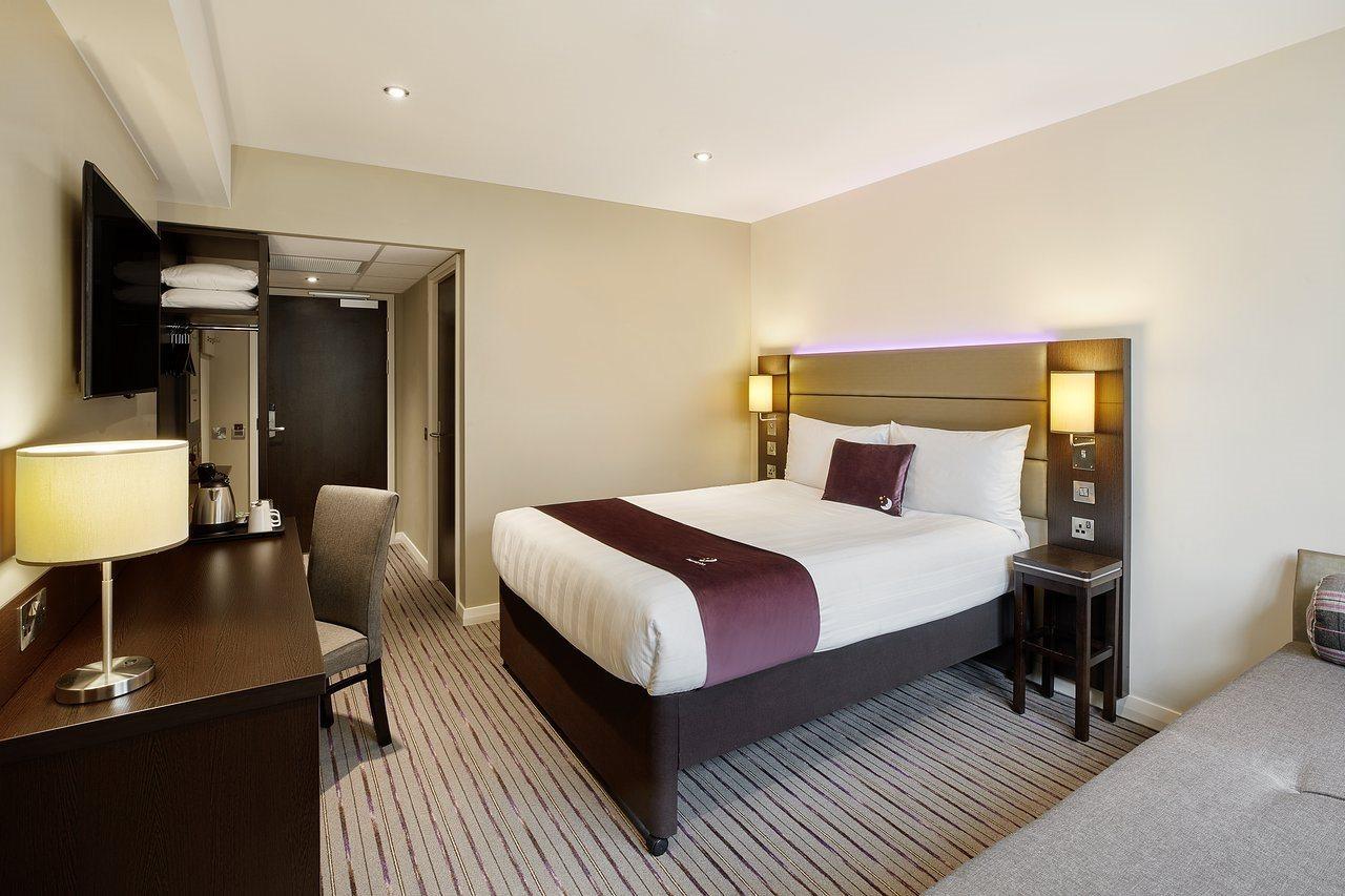 Premier Inn London Bromley Exterior photo