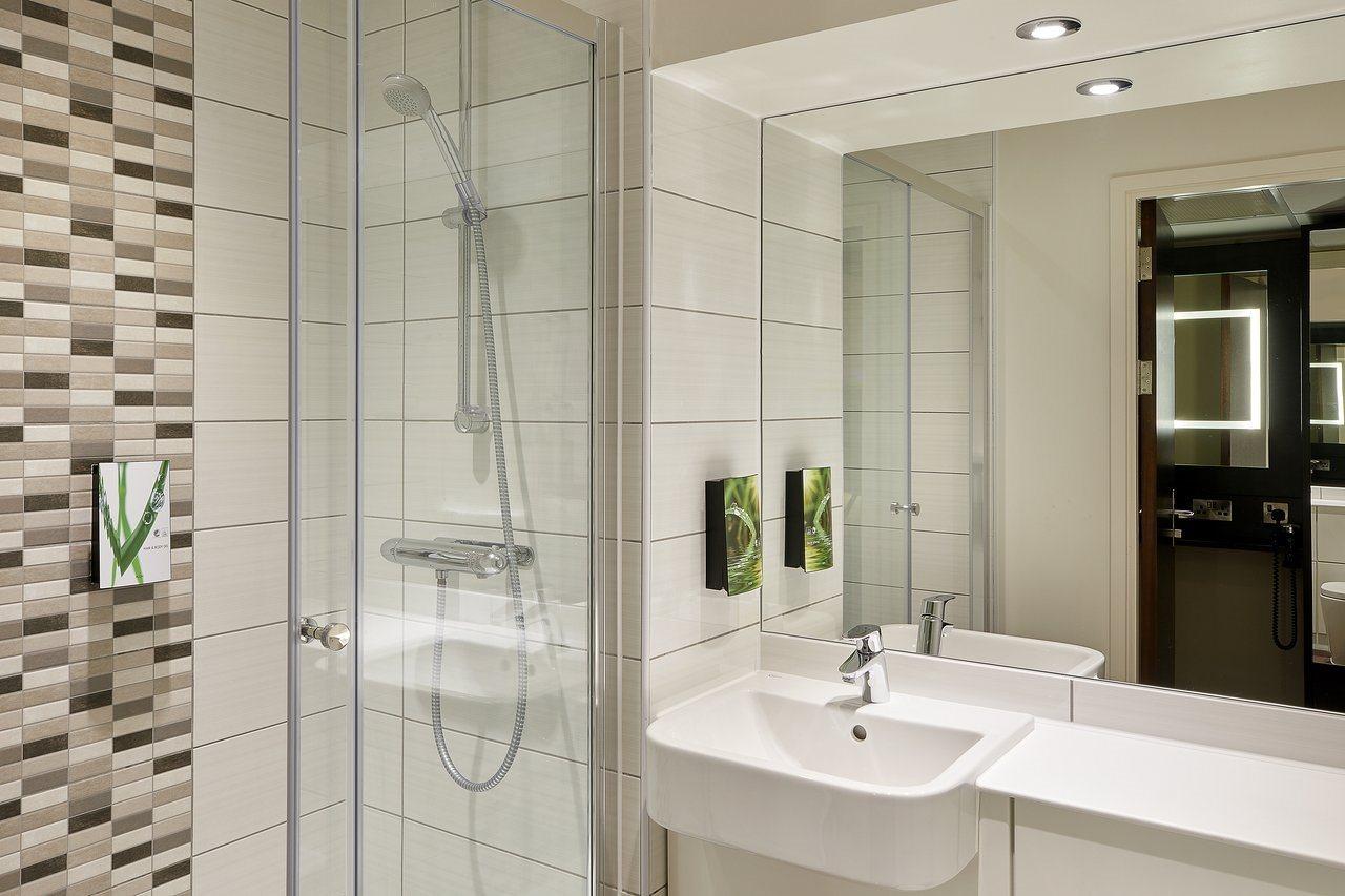 Premier Inn London Bromley Exterior photo